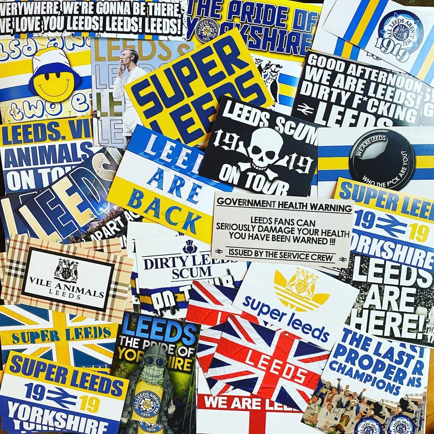 100 x Leeds United Stickers - Elite Fan